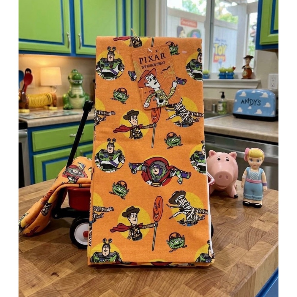 Disney Pixar Toy Story Halloween Kitchen Towels 2 Pack Woody Buzz Orange